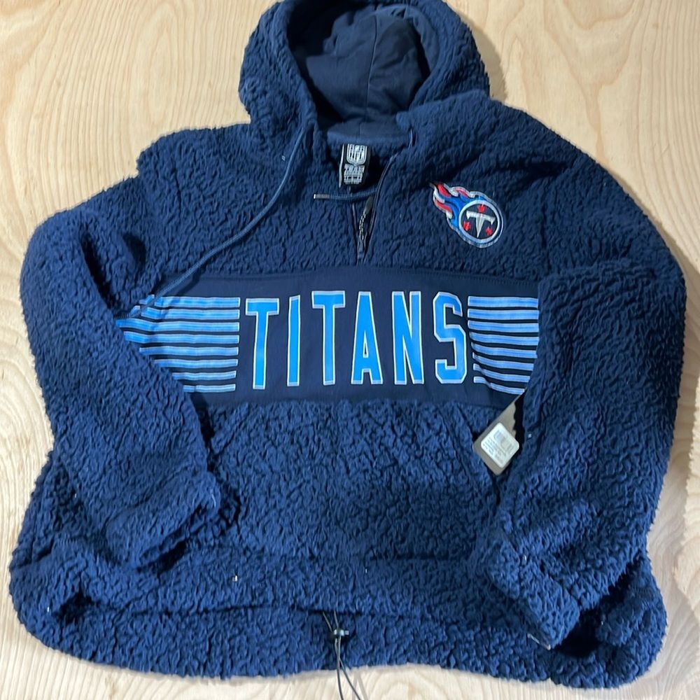 NWT Sherpa Titans pullover hoodie size Large